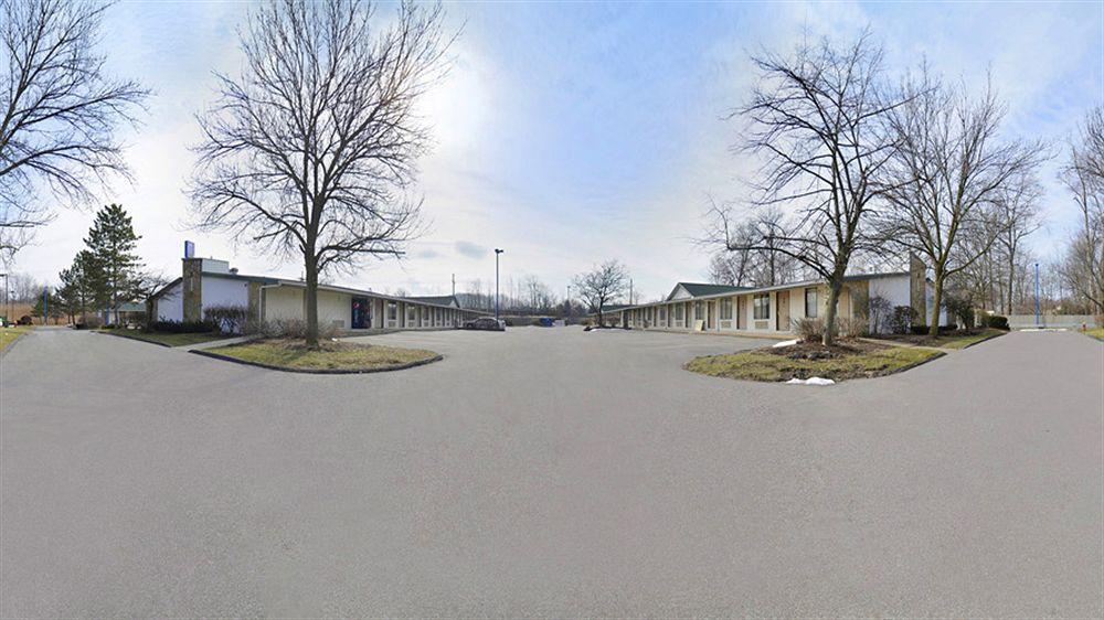 Mentor Home Inn And Suites Exteriör bild