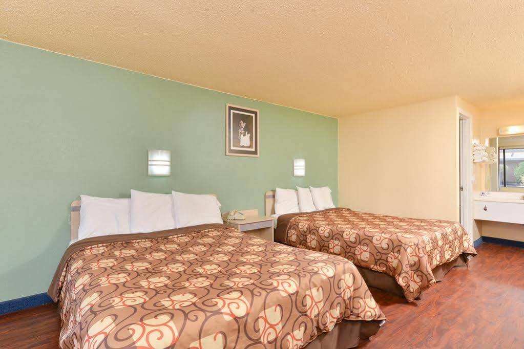 Mentor Home Inn And Suites Exteriör bild